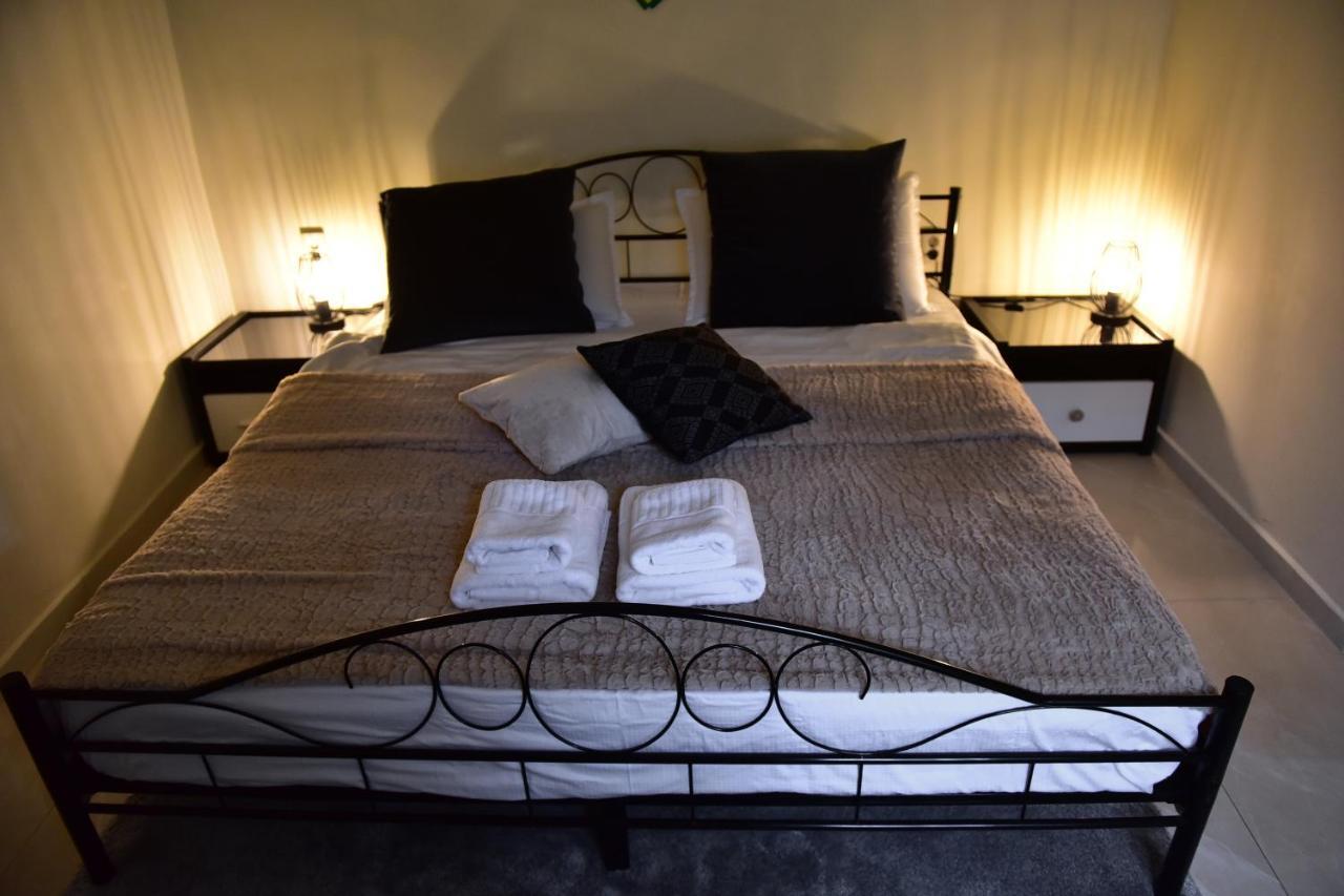 Flh - A&M Central Studio Apartment Sibiu Bagian luar foto